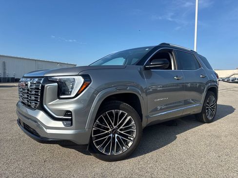 Used 2026 GMC Terrain Denali AWD/4WD image 1