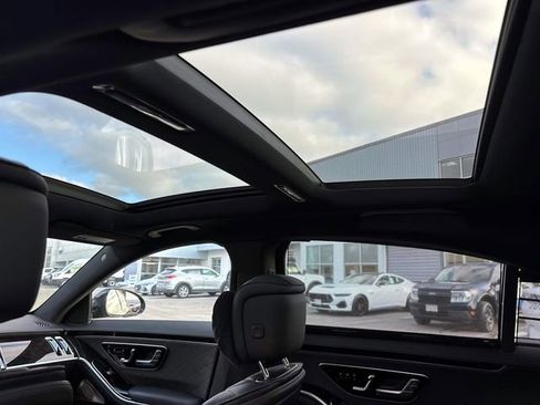 Used 2024 Mercedes-Benz S 580 4MATIC Sedan image 11