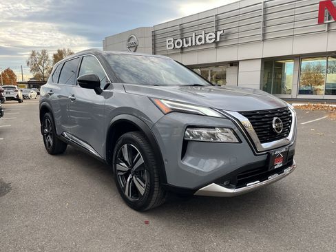 Certified 2021 Nissan Rogue Platinum image 2