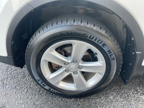 Used 2014 Toyota RAV4 XLE image 15