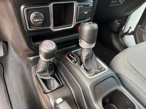 Used 2024 Jeep Wrangler Unlimited Sport AWD/4WD image 20