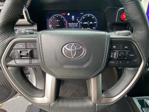 Used 2025 Toyota Tacoma TRD Sport w/ TRD Sport Upgrade Package image 18