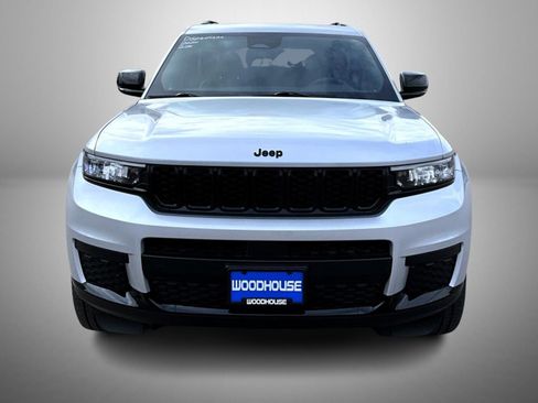 Certified 2024 Jeep Grand Cherokee L Altitude image 2