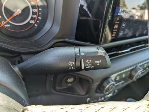 Used 2024 Jeep Gladiator Mojave w/ Technology Group image 34