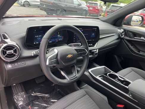 Used 2025 Chevrolet Equinox LT AWD/4WD image 24