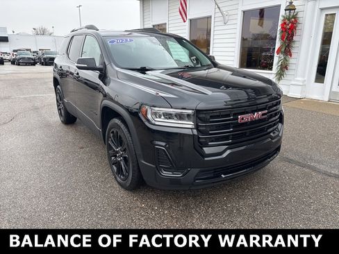 Used 2023 GMC Acadia SLE w/ Driver Convenience Package image 3