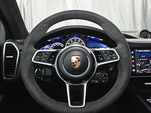 Used 2023 Porsche Cayenne GTS image 37