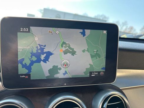 Used 2018 Mercedes-Benz GLC 300 4MATIC image 20