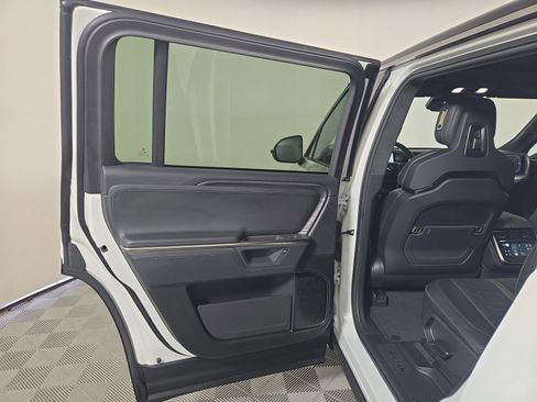 Used 2025 Rivian R1S Adventure image 17