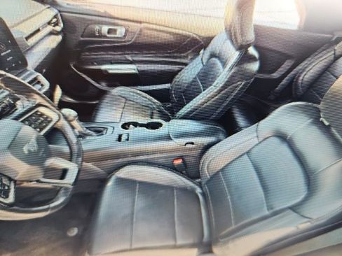 Used 2025 Ford Mustang Premium image 6