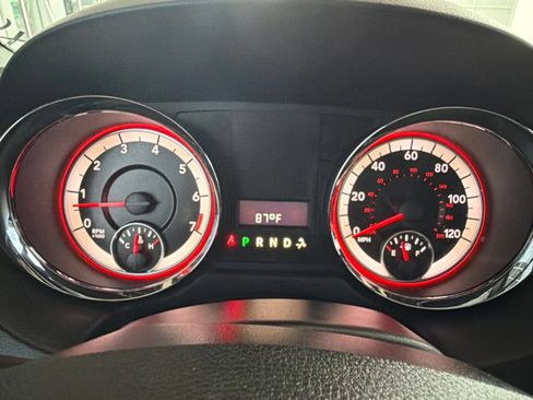 Used 2015 Dodge Grand Caravan SE FWD image 23
