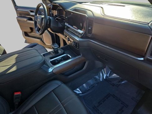 Used 2024 Chevrolet Silverado 1500 High Country image 10
