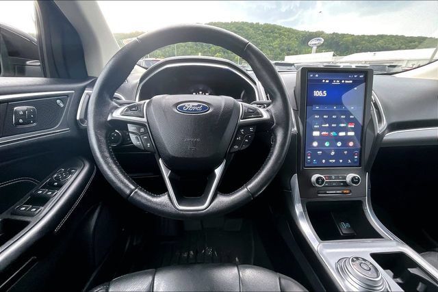 Used 2021 Ford Edge Titanium w/ Equipment Group 301A FWD image 5