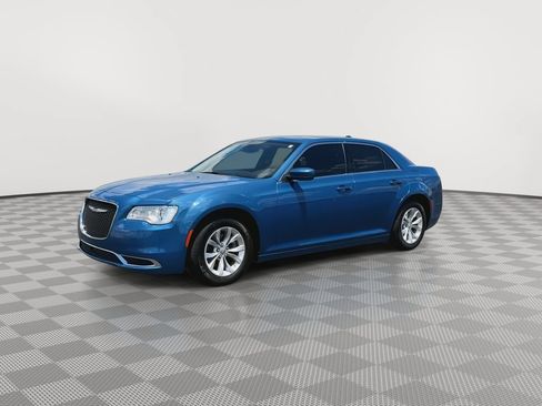 Used 2023 Chrysler 300 Touring w/ Safetytec Plus Group RWD image 4