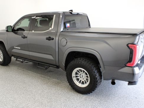 Used 2023 Toyota Tundra Limited AWD/4WD image 10