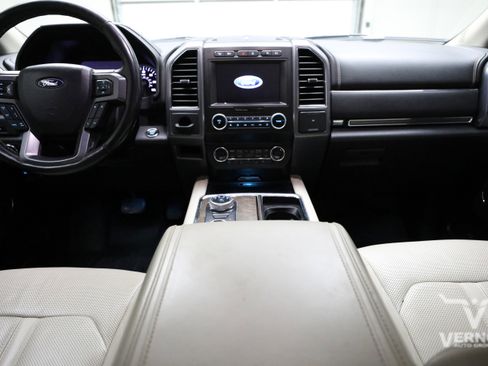 Used 2019 Ford Expedition Platinum image 13