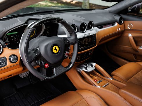 Used 2013 Ferrari FF image 22