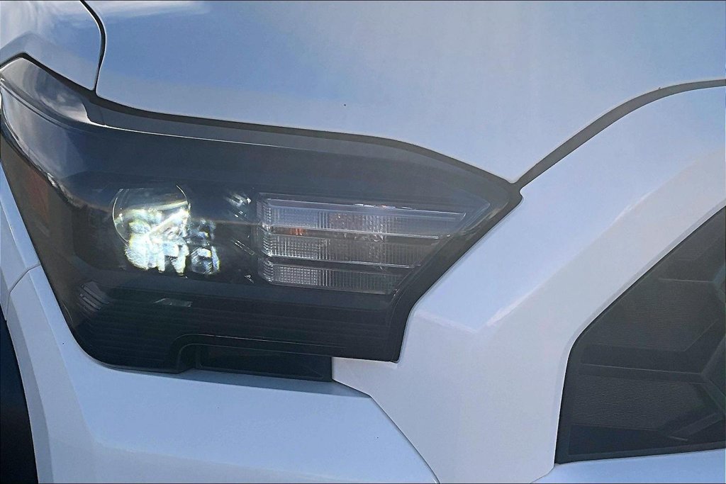 Used 2025 Toyota 4Runner TRD Off-Road AWD/4WD image 28