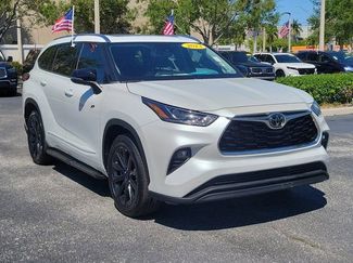 Used 2023 Toyota Highlander Limited video 1
