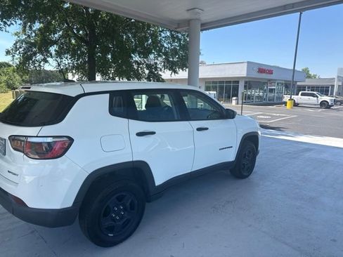 Used 2019 Jeep Compass Sport AWD/4WD image 3