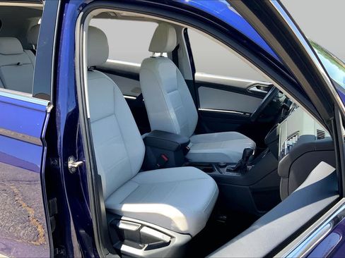 Used 2021 Volkswagen Tiguan SE AWD/4WD image 8