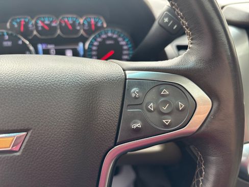 Used 2018 Chevrolet Suburban LT image 36