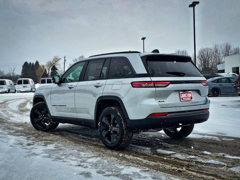 New 2026 Jeep Grand Cherokee Limited w/ Limited Altitude Package AWD/4WD image 5