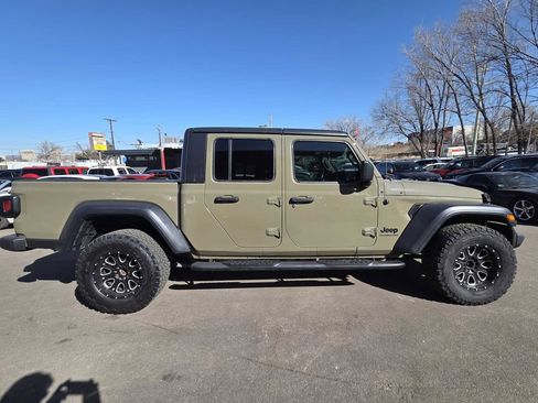 Used 2020 Jeep Gladiator Sport w/ Quick Order Package 24S image 8