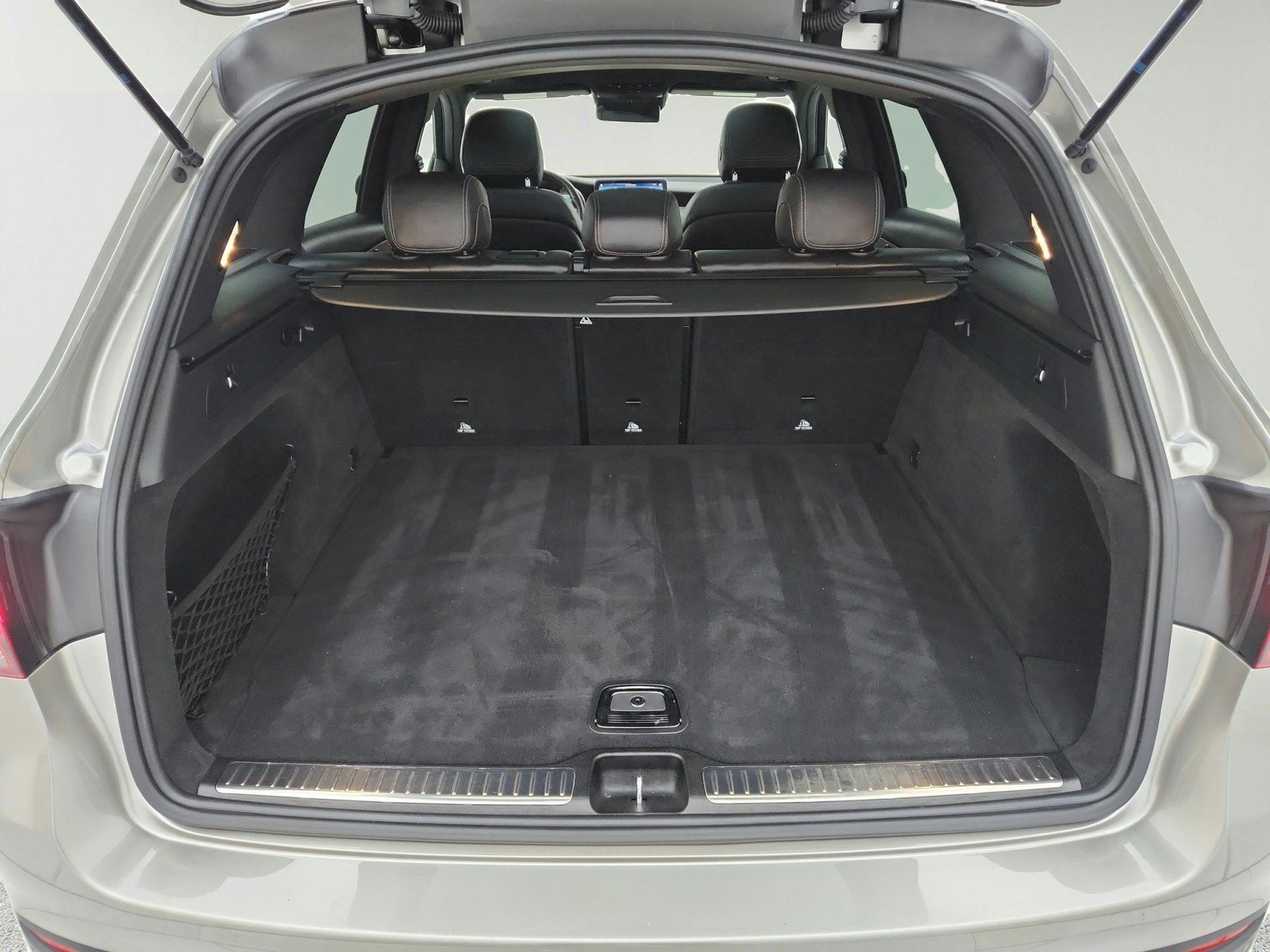 Certified 2021 Mercedes-Benz GLC 300 4MATIC w/ Driver Assistance Package image 35