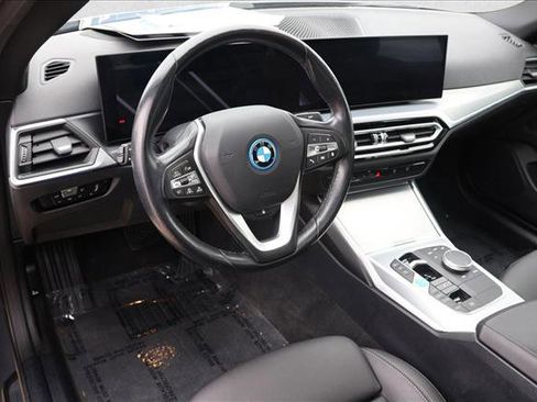 Used 2023 BMW i4 eDrive35 RWD image 10