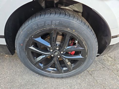 Used 2024 Land Rover Range Rover Velar Dynamic SE image 32