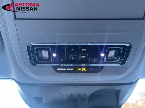 Used 2022 Lincoln Corsair AWD w/ Premium Package image 36