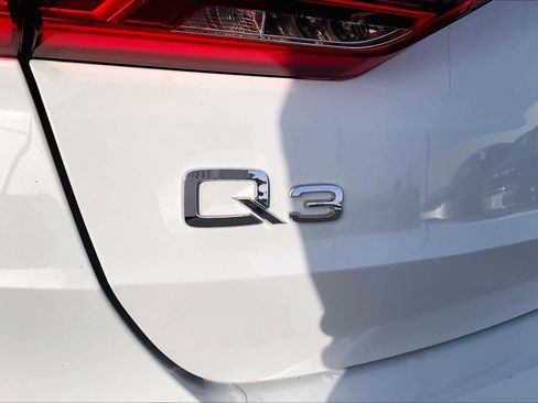 Used 2022 Audi Q3 2.0T Premium image 11