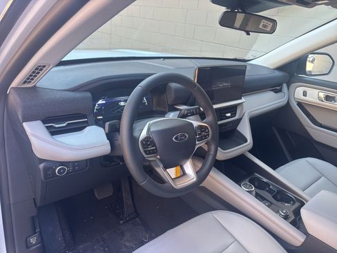 New 2026 Ford Explorer Active w/ Active Comfort Package image 11