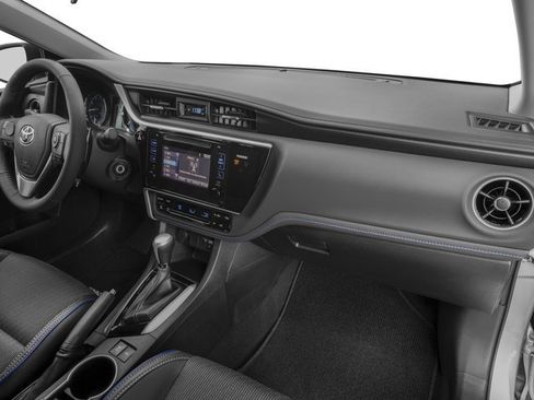 Used 2017 Toyota Corolla SE w/ SE Premium Package FWD image 16