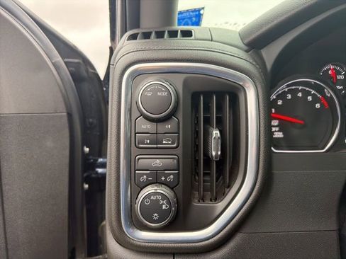 Used 2022 Chevrolet Silverado 1500 LT image 23