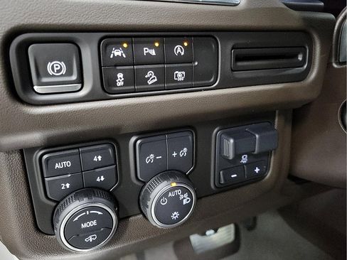 Used 2024 Chevrolet Tahoe Z71 w/ Z71 Off-Road Package image 14