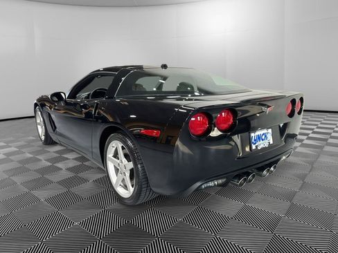 Used 2005 Chevrolet Corvette Coupe w/ Preferred Equipment Group RWD image 3