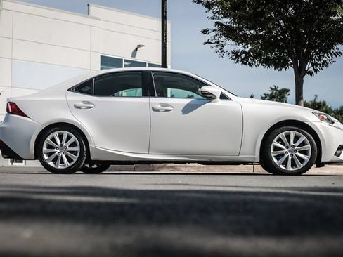 Used 2016 Lexus IS 200t RWD image 12