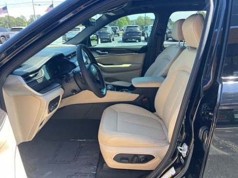 New 2026 Jeep Grand Cherokee L Limited w/ Luxury Tech Group II AWD/4WD image 7