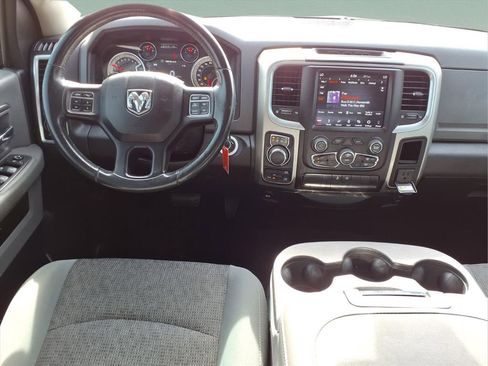 Used 2019 RAM 1500 Classic SLT w/ Luxury Group image 12