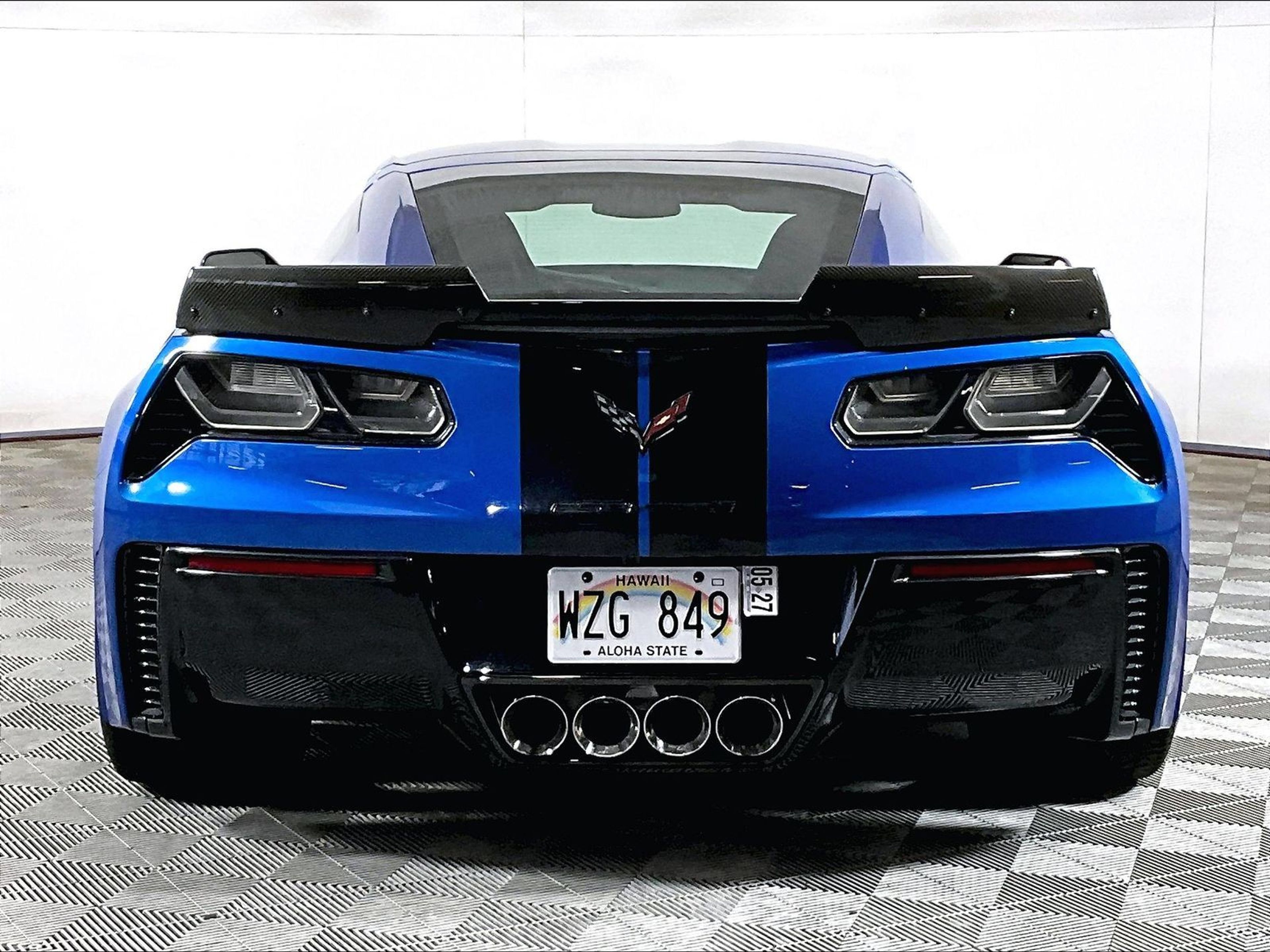 Used 2016 Chevrolet Corvette Z06 w/ 2LZ Preferred Equipment Group RWD image 10