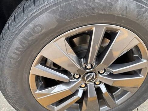 Used 2023 Nissan Pathfinder S FWD image 20