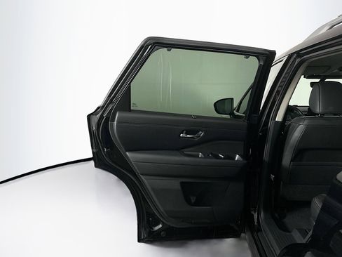 Used 2025 Nissan Pathfinder SL image 26