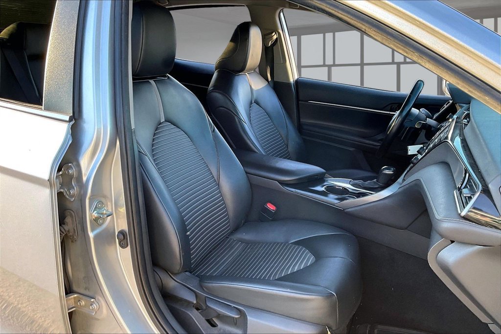 Used 2020 Toyota Camry SE FWD image 27