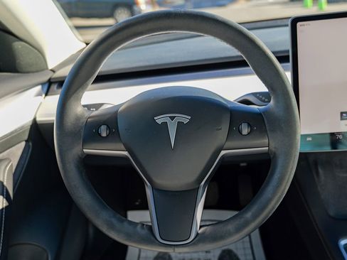 Used 2023 Tesla Model 3 Standard Range image 38