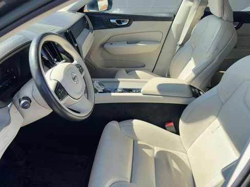 Certified 2023 Volvo XC60 B5 Ultimate w/ Protection Package Premier image 5