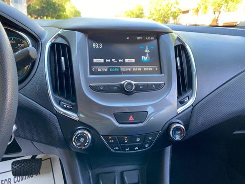 Used 2018 Chevrolet Cruze LT FWD image 57