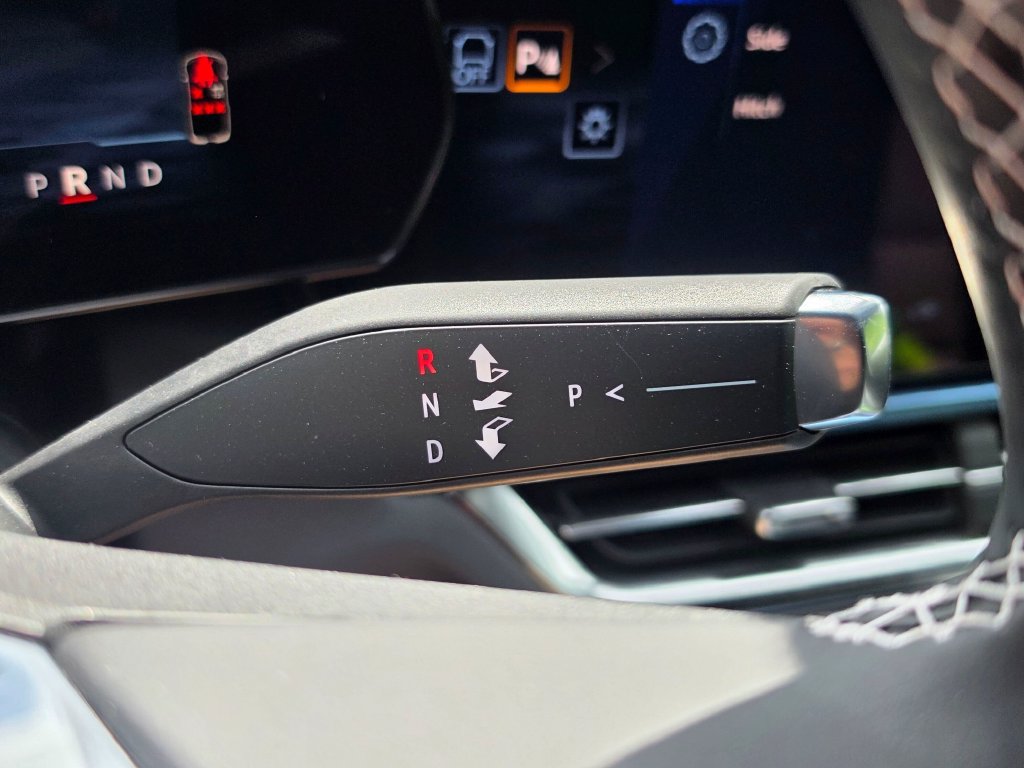 New 2026 Chevrolet Equinox EV LT AWD/4WD image 32