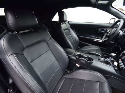 Used 2017 Ford Mustang Premium image 16
